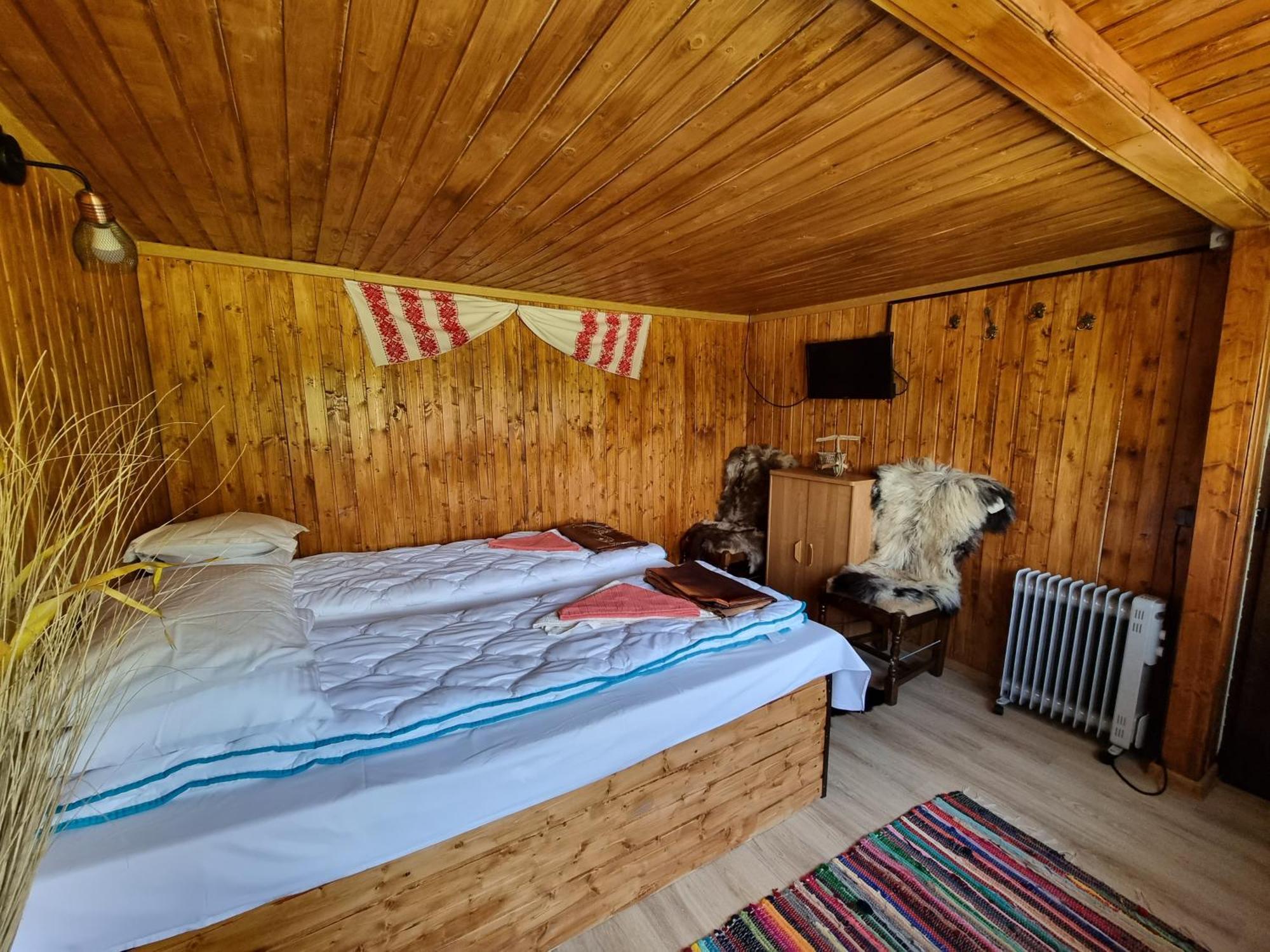 Hotel Langa Stana Curtea de Argeş Pokoj fotografie