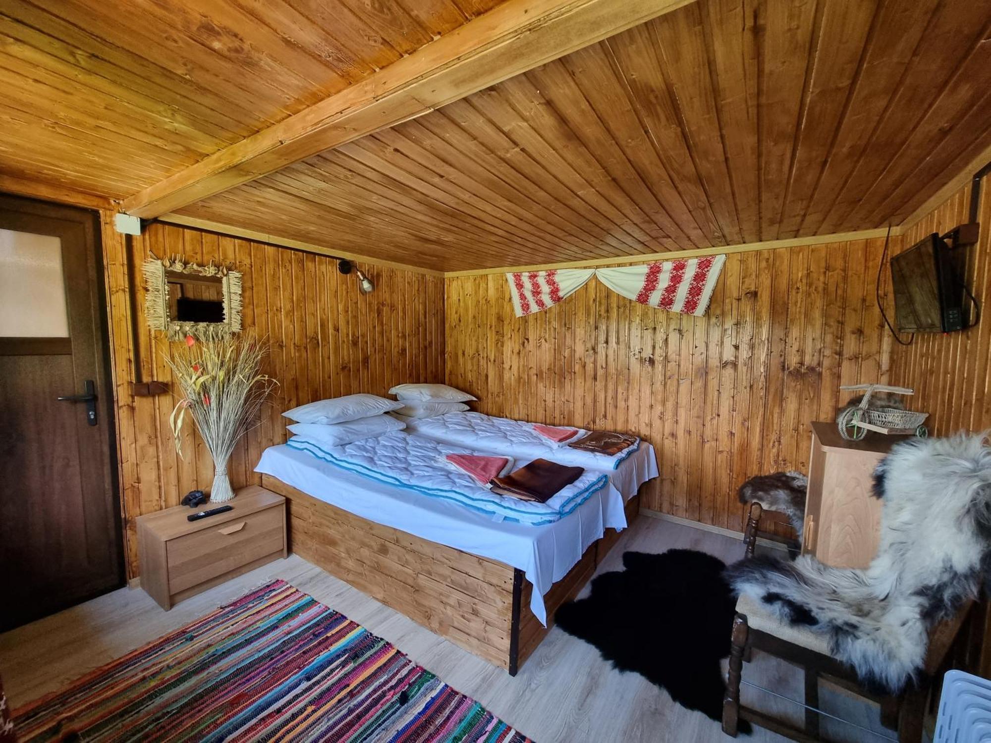 Hotel Langa Stana Curtea de Argeş Pokoj fotografie